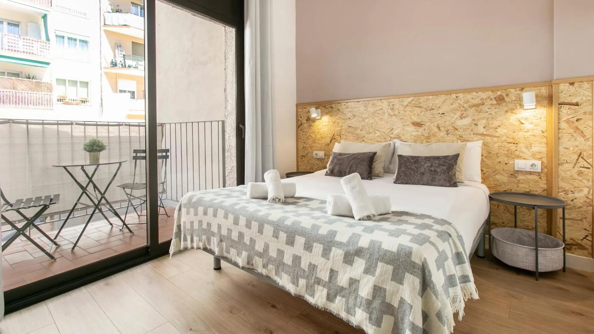 Chic And Modern Apartments In Gracia Barcelona Spanien