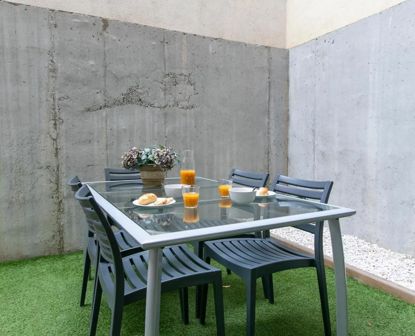 Chic And Modern Apartments In Gracia Barcelona 0*,  Spanien