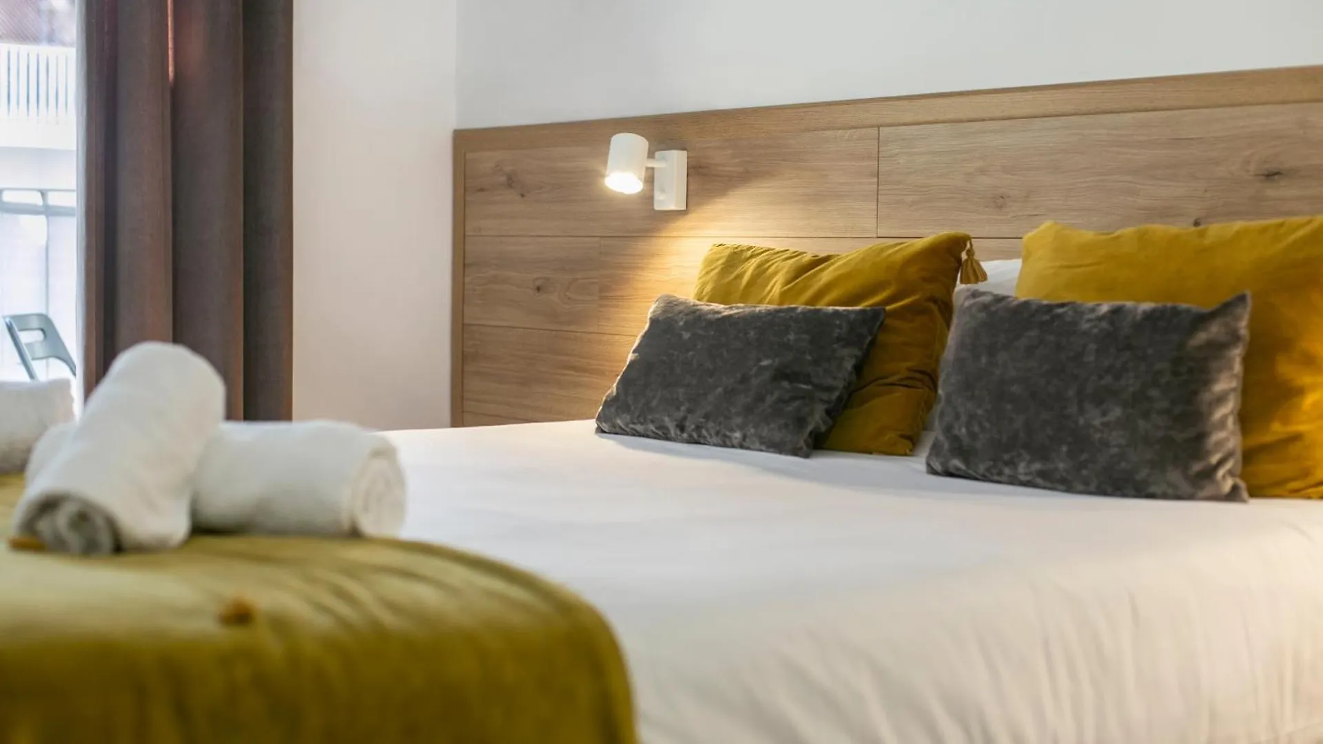 Chic And Modern Apartments In Gracia Barcelona