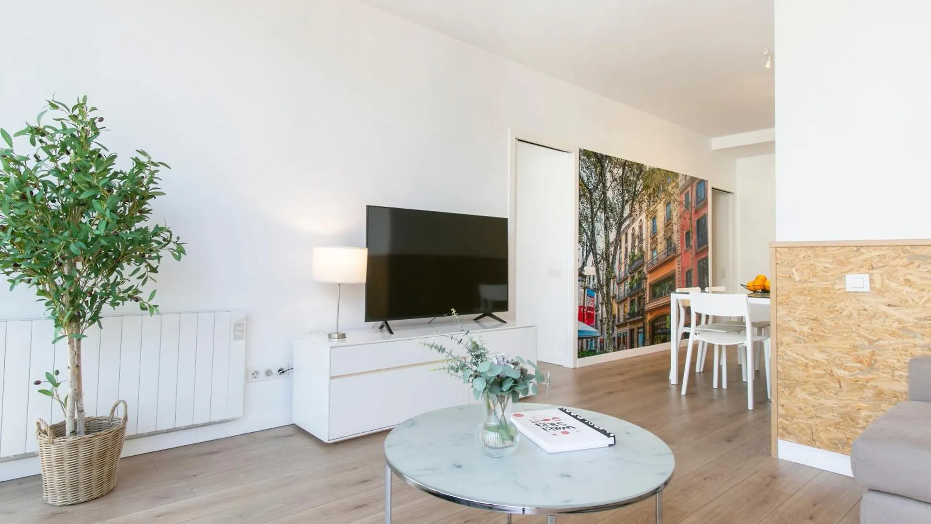 Chic And Modern Apartments In Gracia Barcelona Spanien