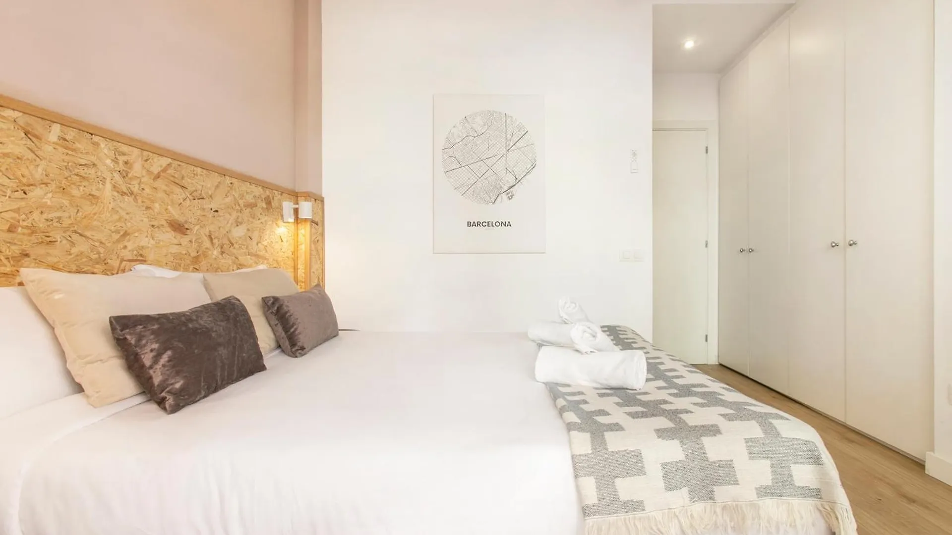 Chic And Modern Apartments In Gracia Barcelone