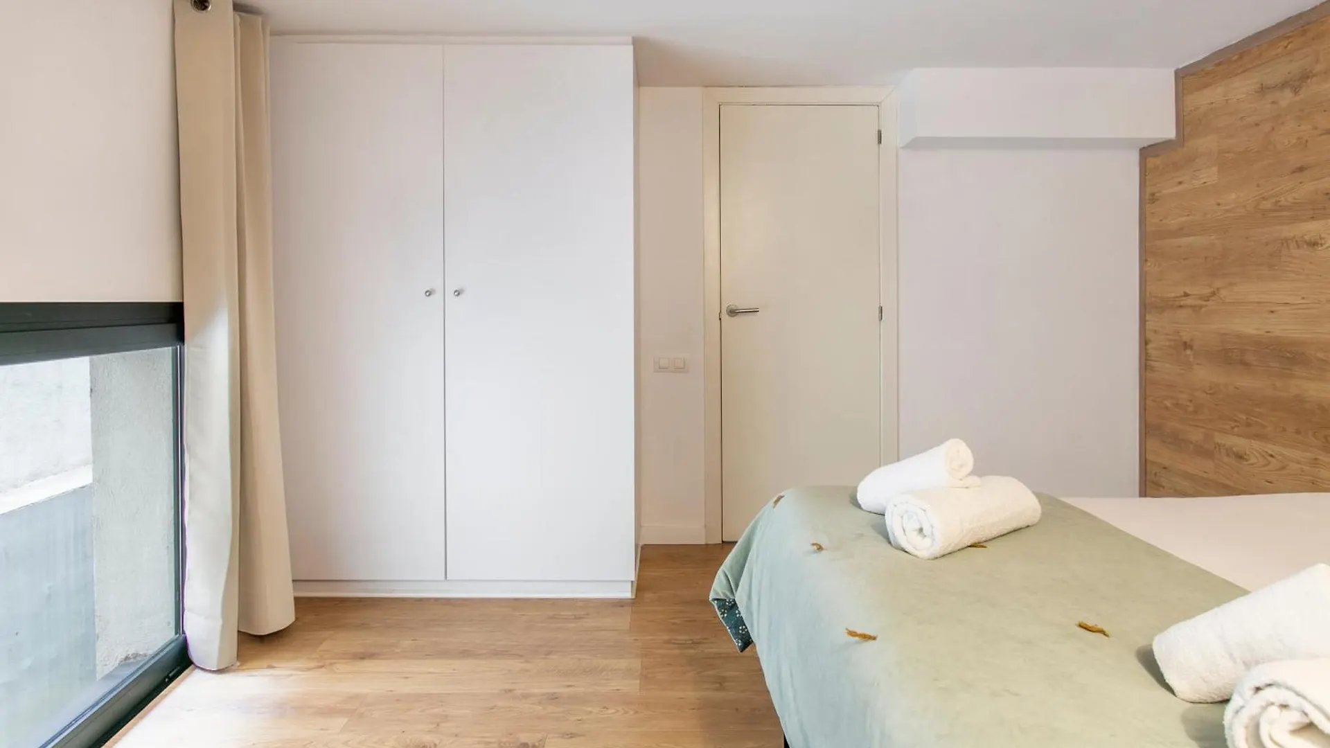 Chic And Modern Apartments In Gracia Barcelone