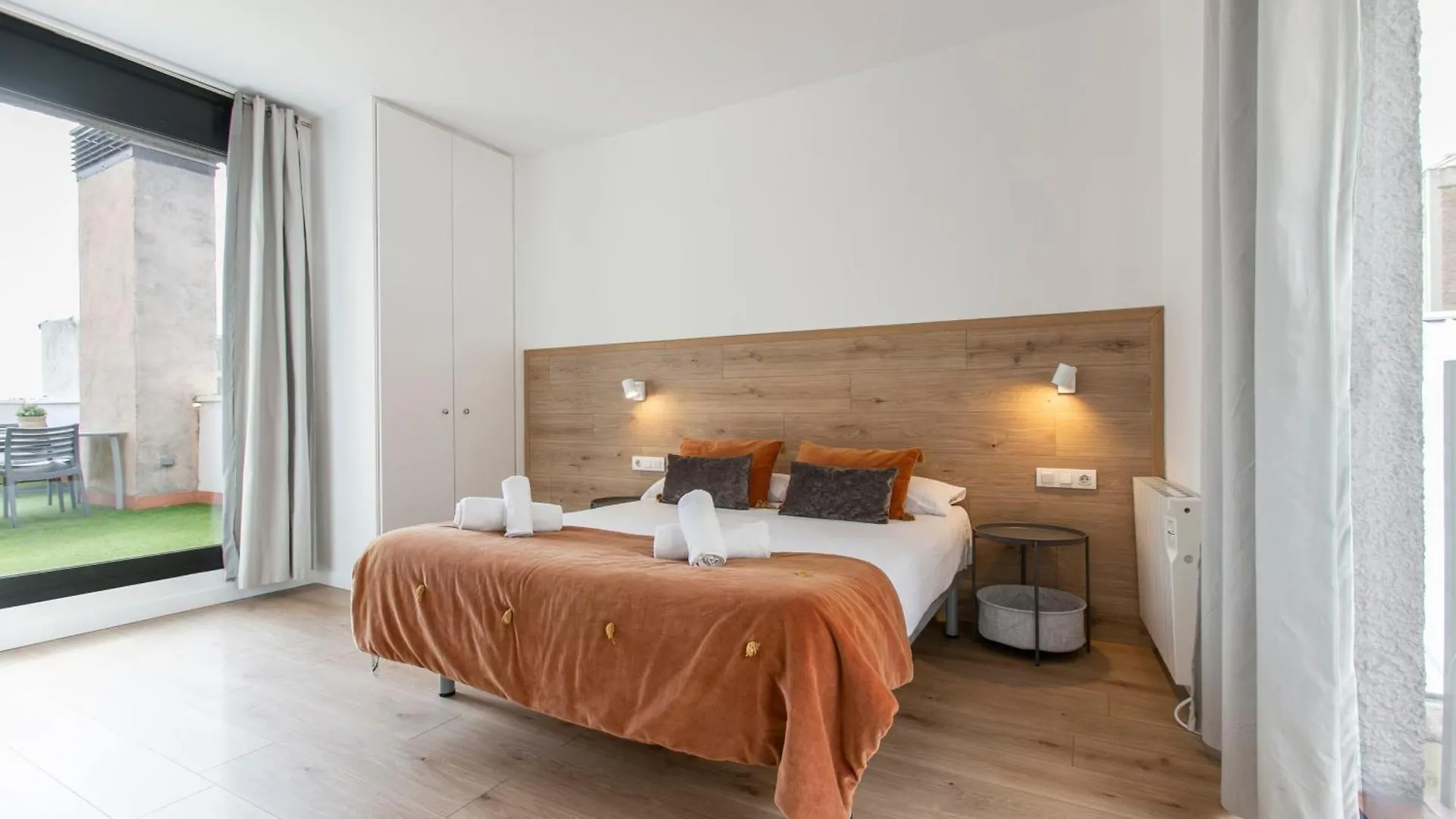 Chic And Modern Apartments In Gracia Barcelone